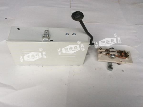 電動(dòng)工程自卸車倒順箱
